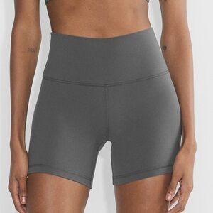 Tna / Aritzia TNABUTTER Atmosphere Hi-Rise 5” Biker Short - Coal Grey